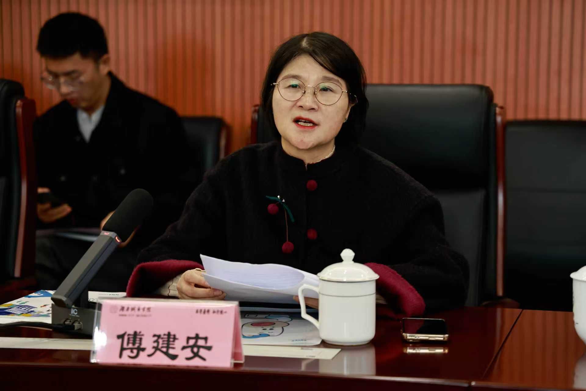 4359d8b5ff16554e2e4896cad0f124d7